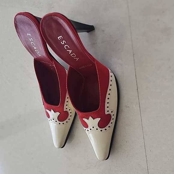 Escada shoes 71/2 - Picture 2 of 7